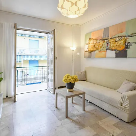 2 Bedroom Lovely In Apartamento Moneglia