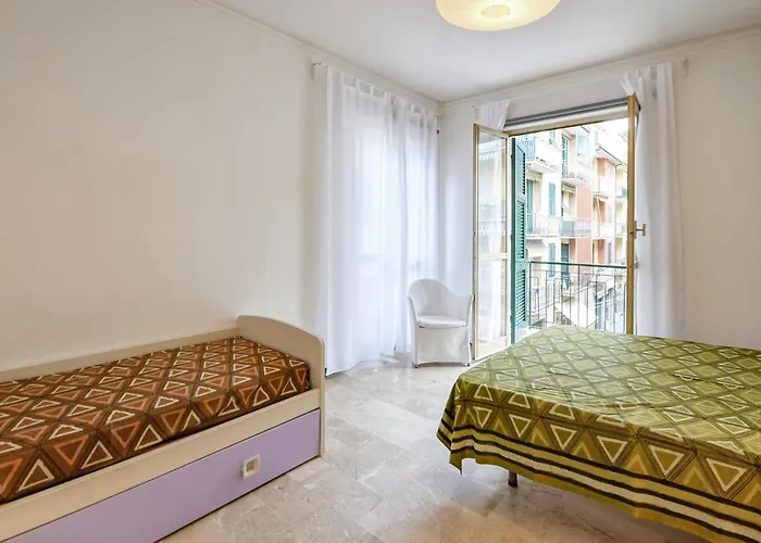 2 Bedroom Lovely In Apartamento