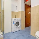 דירה 2 Bedroom Lovely In