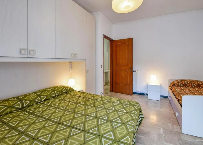 2 Bedroom Lovely In * Moneglia